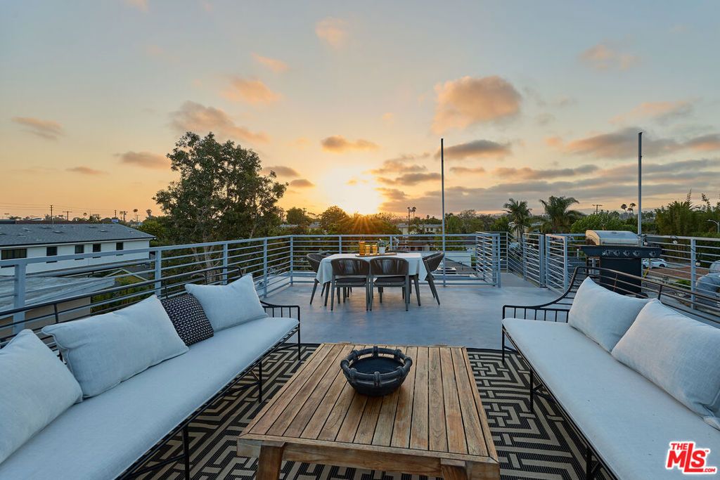 1076 Palms Boulevard, Venice, CA 90291 — photo 4