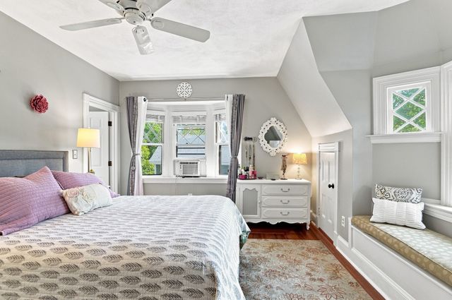 181 Cabot St B, Newton, MA 02458