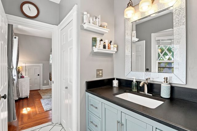 181 Cabot St B, Newton, MA 02458