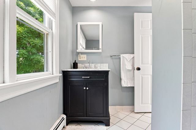 181 Cabot St B, Newton, MA 02458