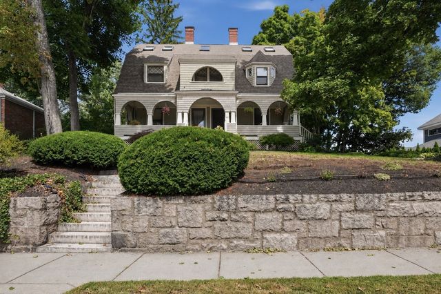 181 Cabot St B, Newton, MA 02458