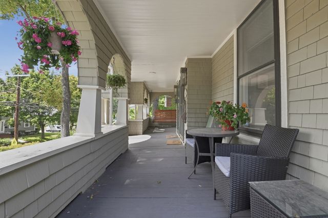 181 Cabot St B, Newton, MA 02458