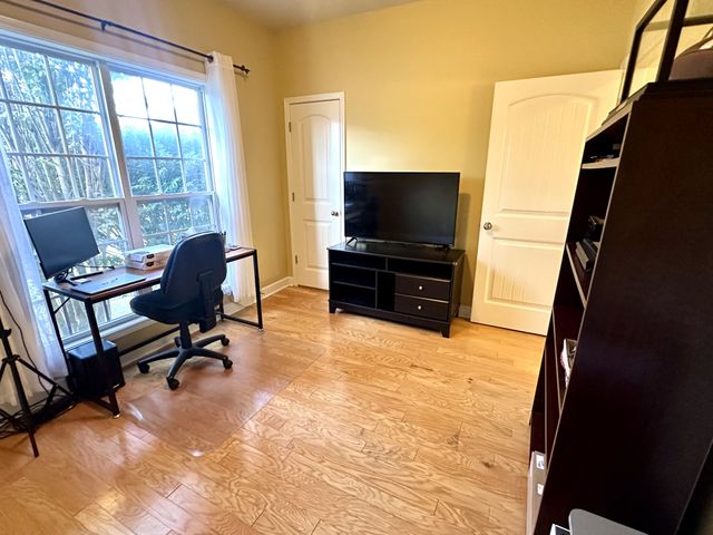 1040 Pittman Dr, Gallatin, TN 37066