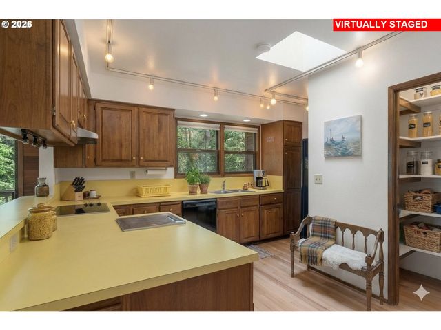 1346 FISHER Rd, Roseburg, OR 97471