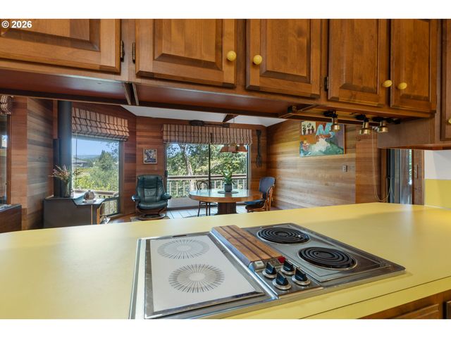 1346 FISHER Rd, Roseburg, OR 97471