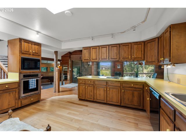 1346 FISHER Rd, Roseburg, OR 97471