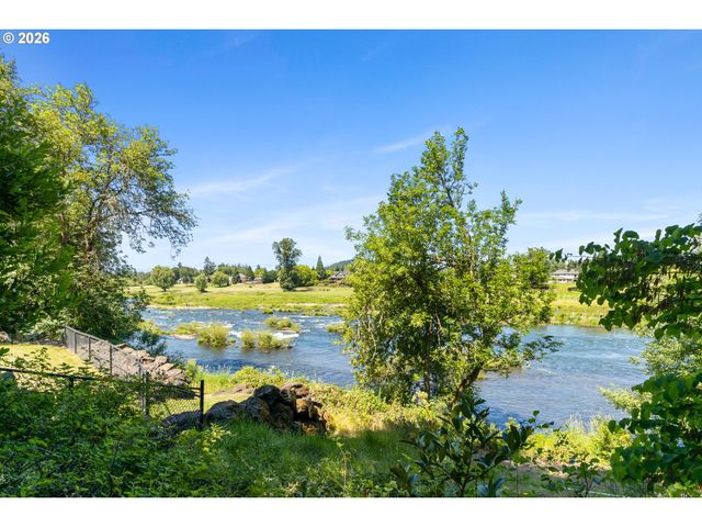 1346 FISHER Rd, Roseburg, OR 97471