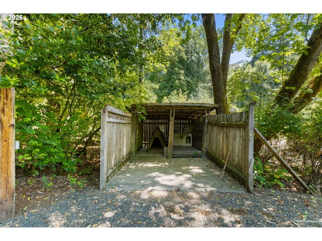 1346 FISHER Rd, Roseburg, OR 97471