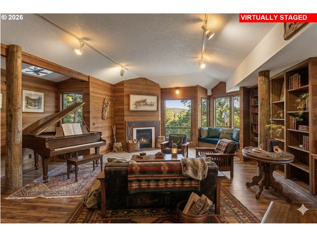 1346 FISHER Rd, Roseburg, OR 97471