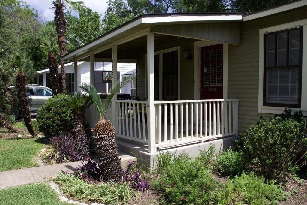 1200 Alegria RD 1, Austin, TX 78757