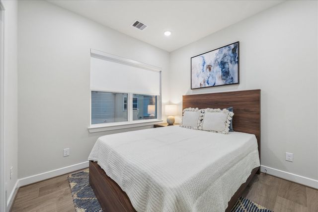 6382 Paddington Bend Drive, Houston, TX 77008