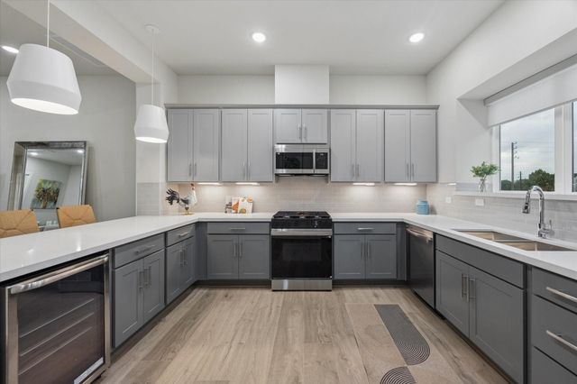 6382 Paddington Bend Drive, Houston, TX 77008