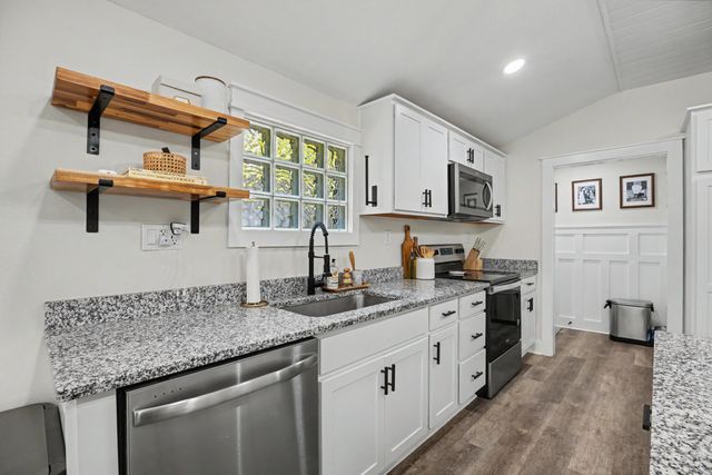 196 Mc Arthur Street, Crestview, FL 32539