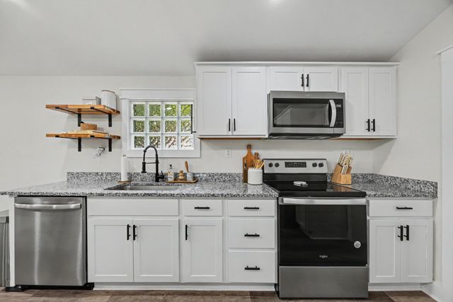 196 Mc Arthur Street, Crestview, FL 32539