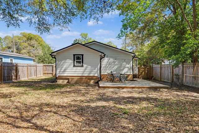 196 Mc Arthur Street, Crestview, FL 32539