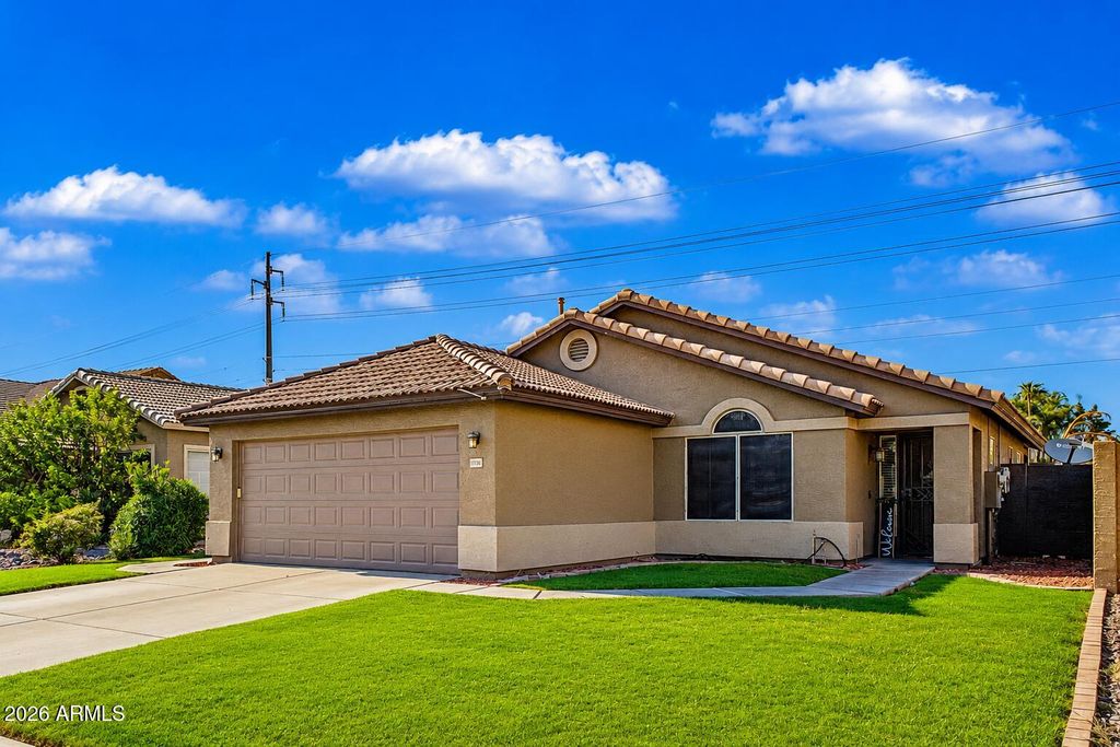194 W SHANNON Street, Gilbert, AZ 85233 — exterior