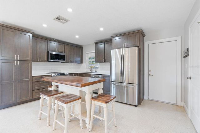 611 ENSENADA DRIVE, Orlando, FL 32825