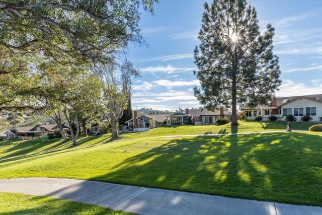 1281 La Casa Drive, San Marcos, CA 92078