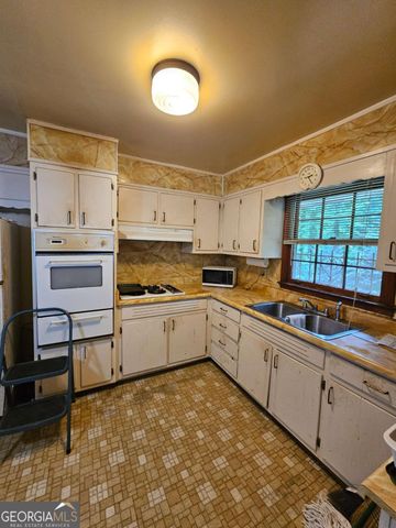 1899 SW King George Lane, Atlanta, GA 30331