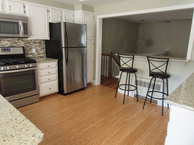 28 Knight Rd, Framingham, MA 01701