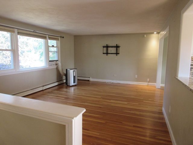 28 Knight Rd, Framingham, MA 01701
