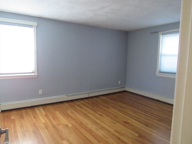 28 Knight Rd, Framingham, MA 01701