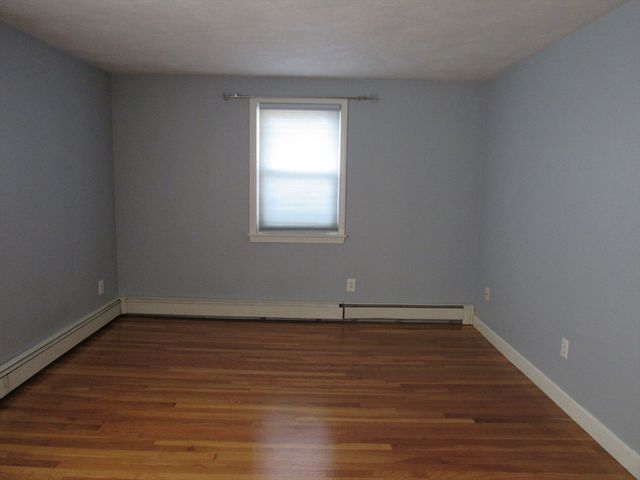 28 Knight Rd, Framingham, MA 01701