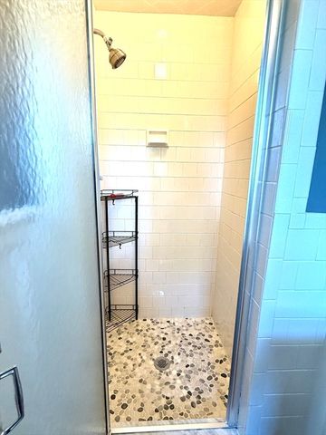 28 Knight Rd, Framingham, MA 01701