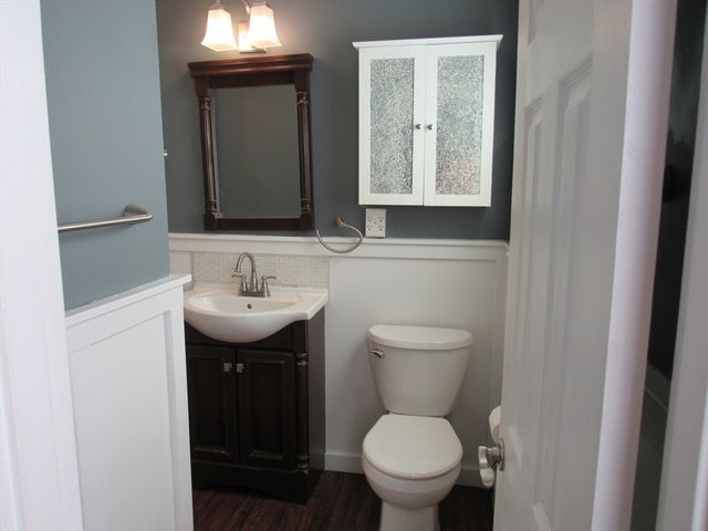 28 Knight Rd, Framingham, MA 01701