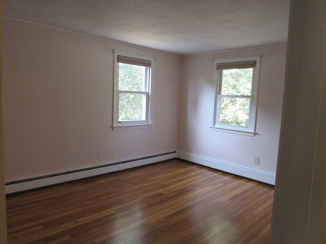 28 Knight Rd, Framingham, MA 01701