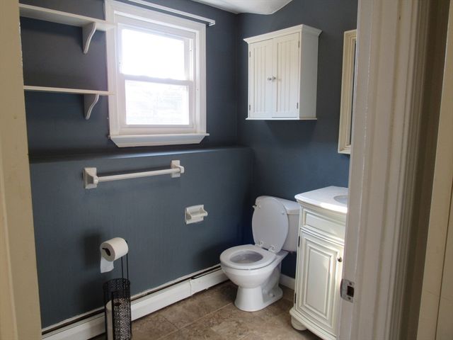 28 Knight Rd, Framingham, MA 01701