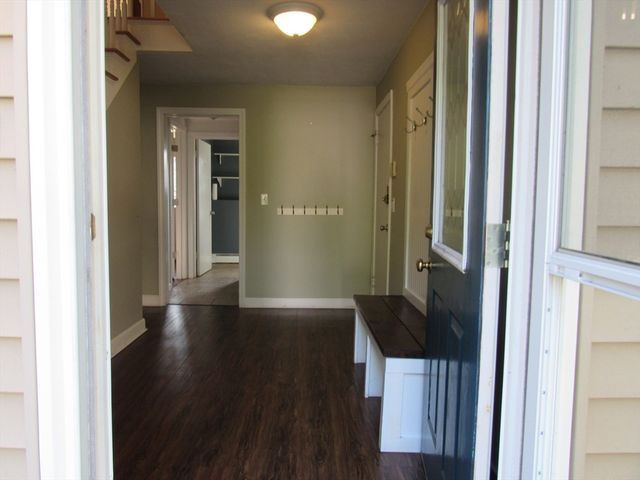 28 Knight Rd, Framingham, MA 01701