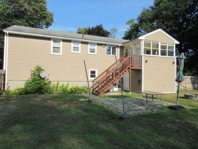 28 Knight Rd, Framingham, MA 01701
