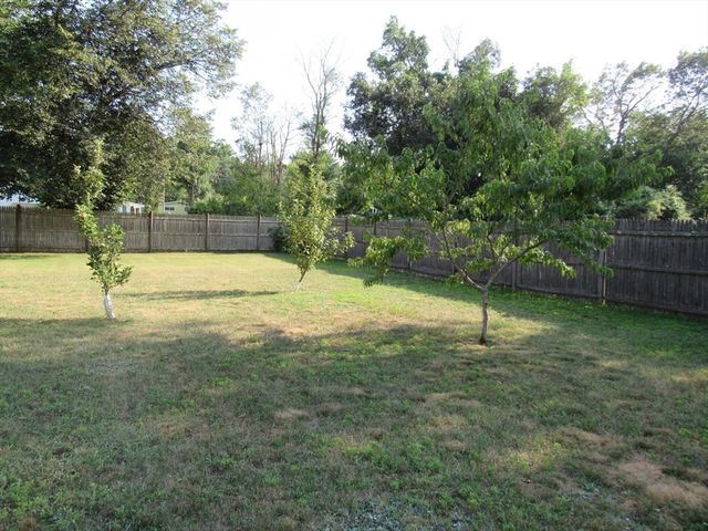 28 Knight Rd, Framingham, MA 01701