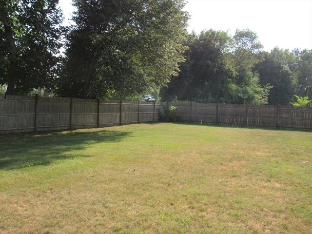 28 Knight Rd, Framingham, MA 01701
