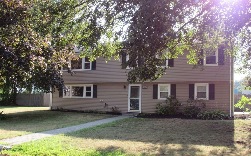 28 Knight Rd, Framingham, MA 01701