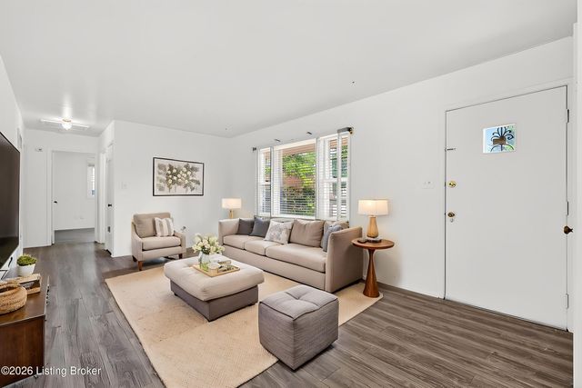 308 W Southside Ct, Louisville, KY 40214