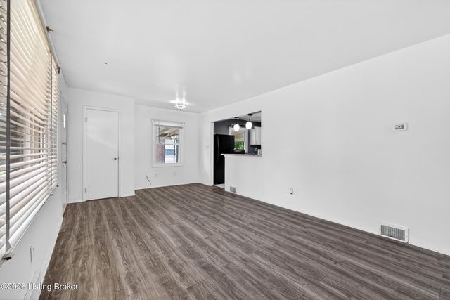 308 W Southside Ct, Louisville, KY 40214
