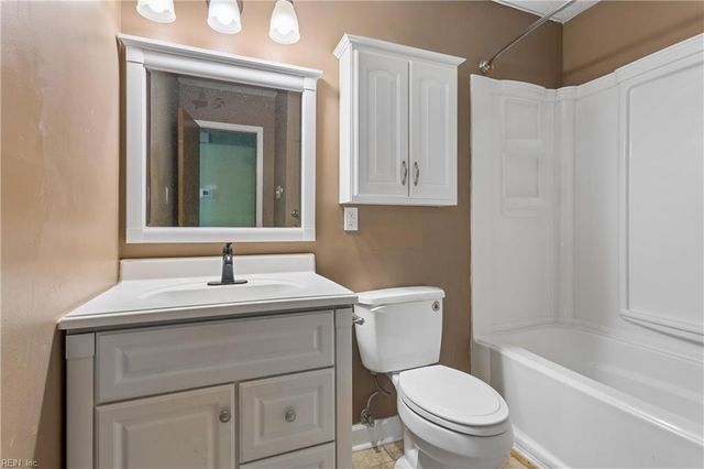 12 Waterview PT, Hampton, VA 23666