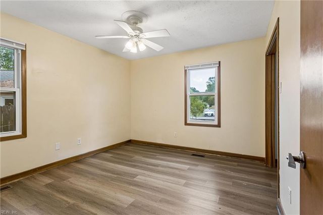 12 Waterview PT, Hampton, VA 23666