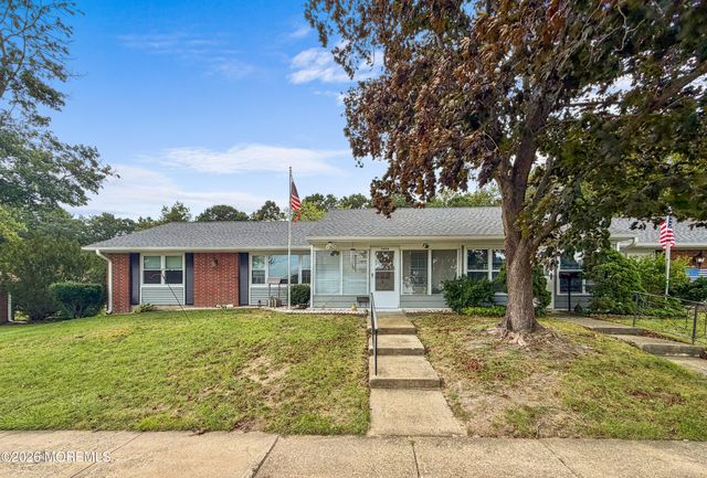 569A Sheffield Court, Lakewood, NJ 08701