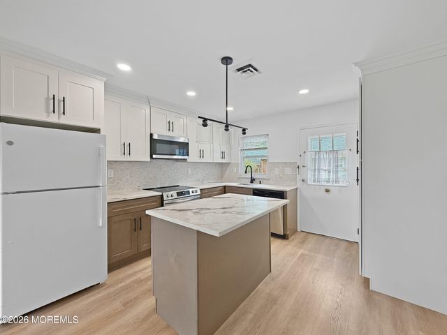569A Sheffield Court, Lakewood, NJ 08701