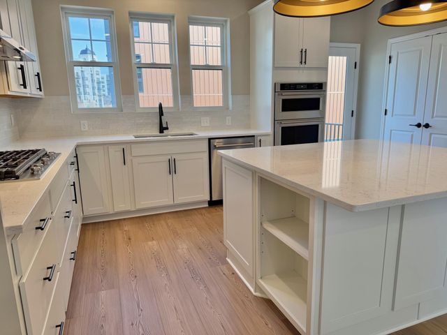 838 Woodlawn Avenue, Saint Paul, MN 55116