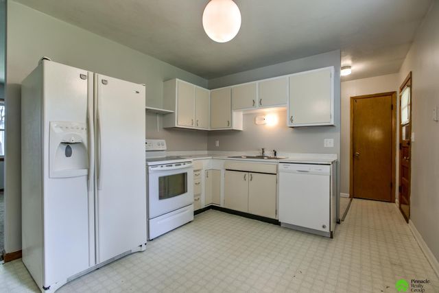 3020 N 41st Street, Lincoln, NE 68504