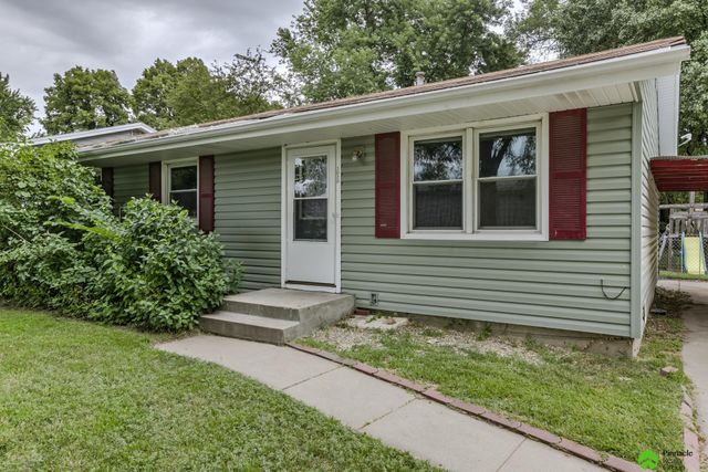 3020 N 41st Street, Lincoln, NE 68504