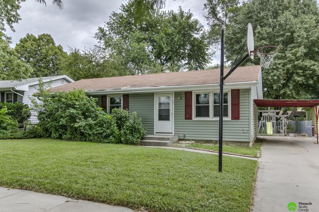 3020 N 41st Street, Lincoln, NE 68504