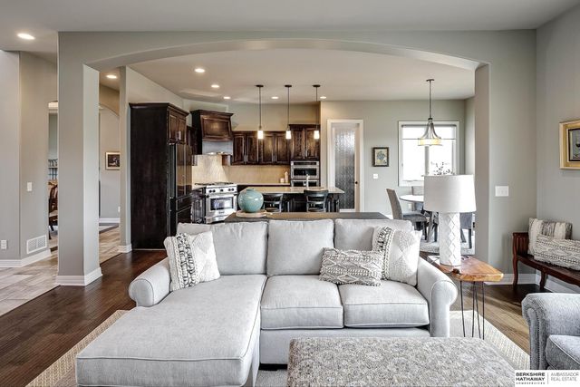 1425 N 191st Avenue, Omaha, NE 68022