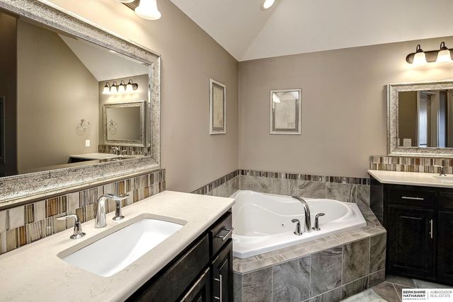 1425 N 191st Avenue, Omaha, NE 68022