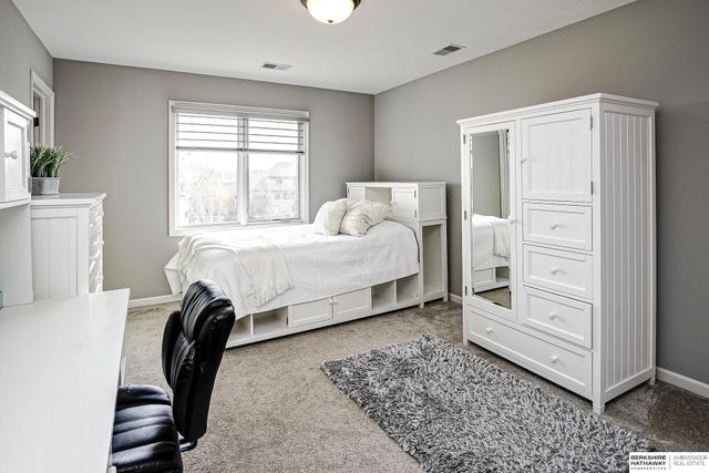 1425 N 191st Avenue, Omaha, NE 68022