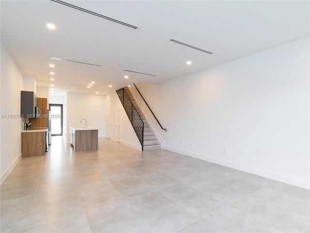 1118 NE 10th Ave, Fort Lauderdale, FL 33304